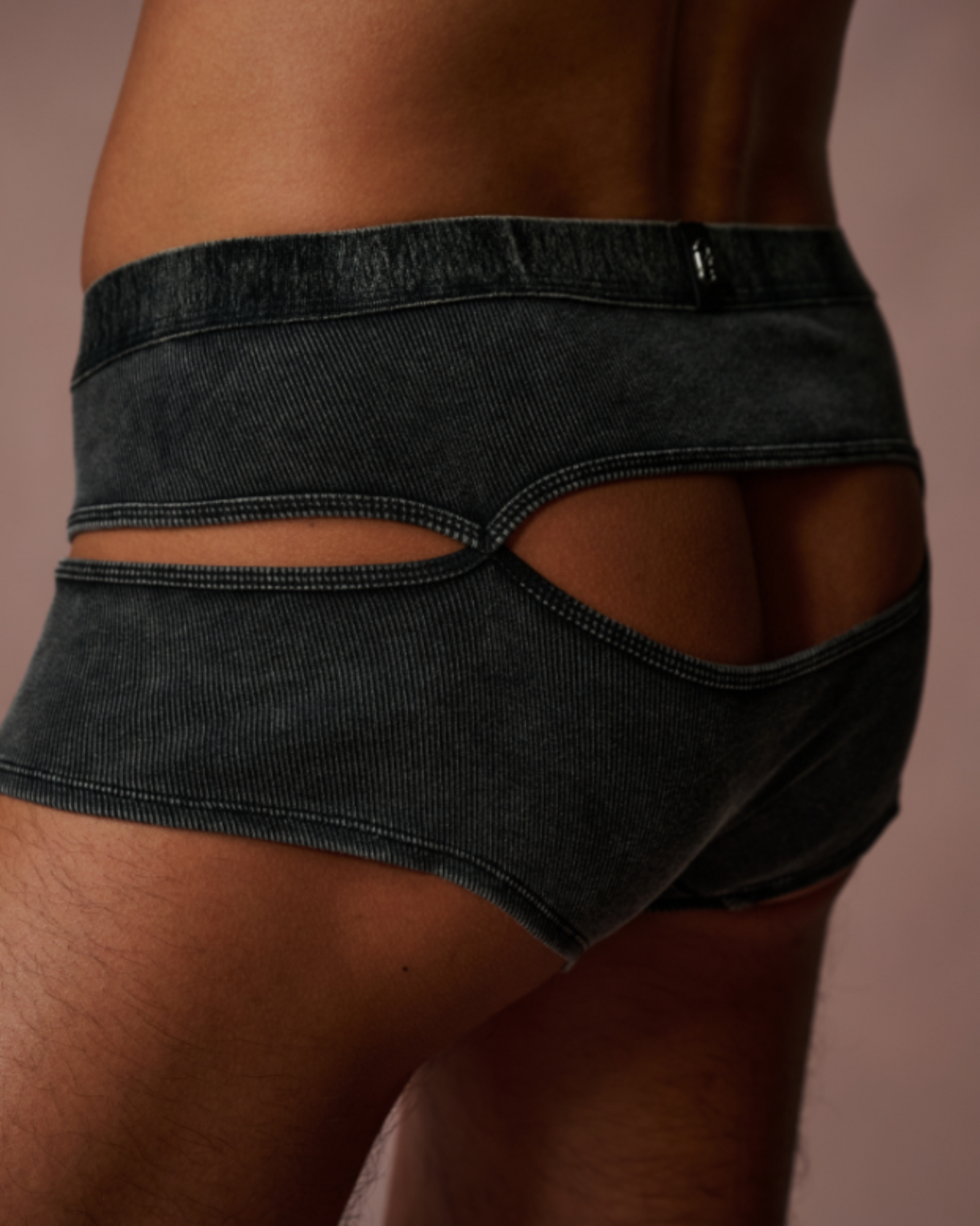 Geometric Cutout Trunk - product view 4