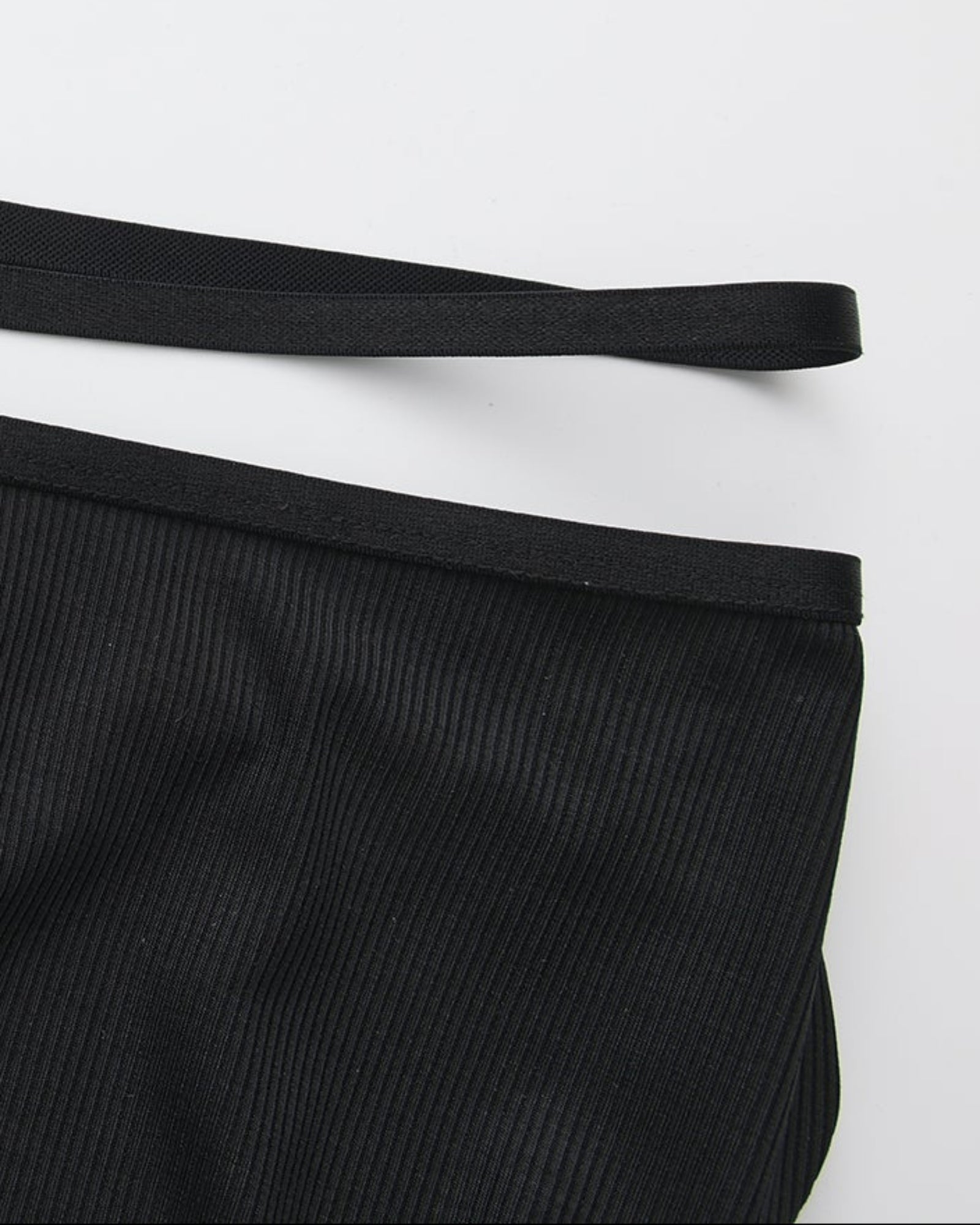 Single-Line Cutout Brief - product view 15