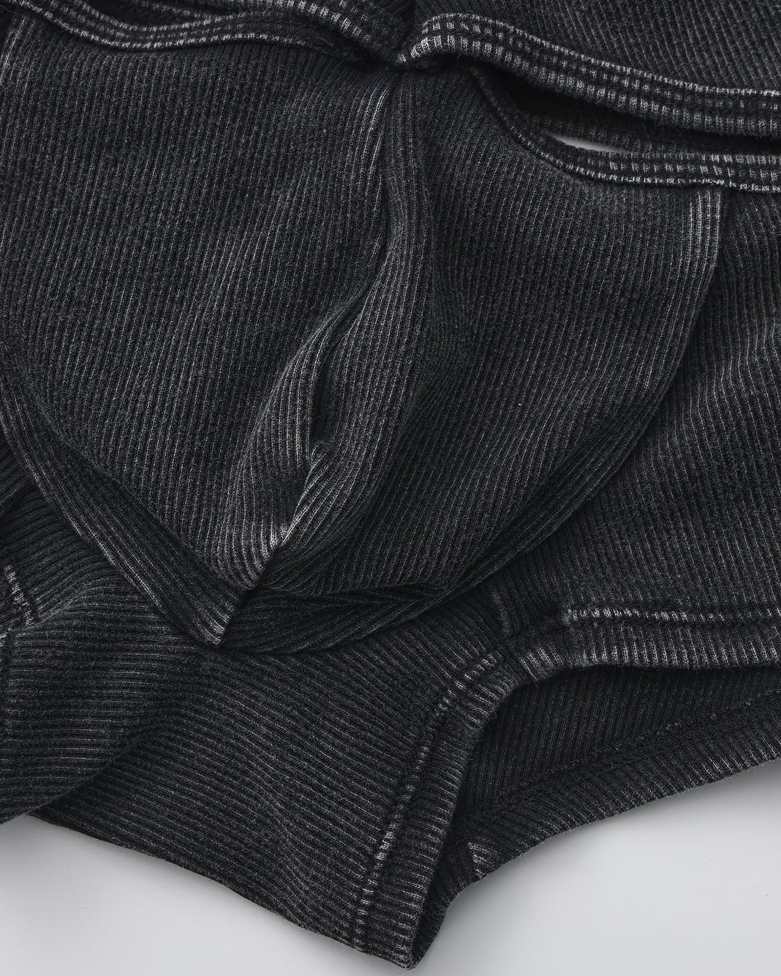 Geometric Cutout Trunk - product view 9