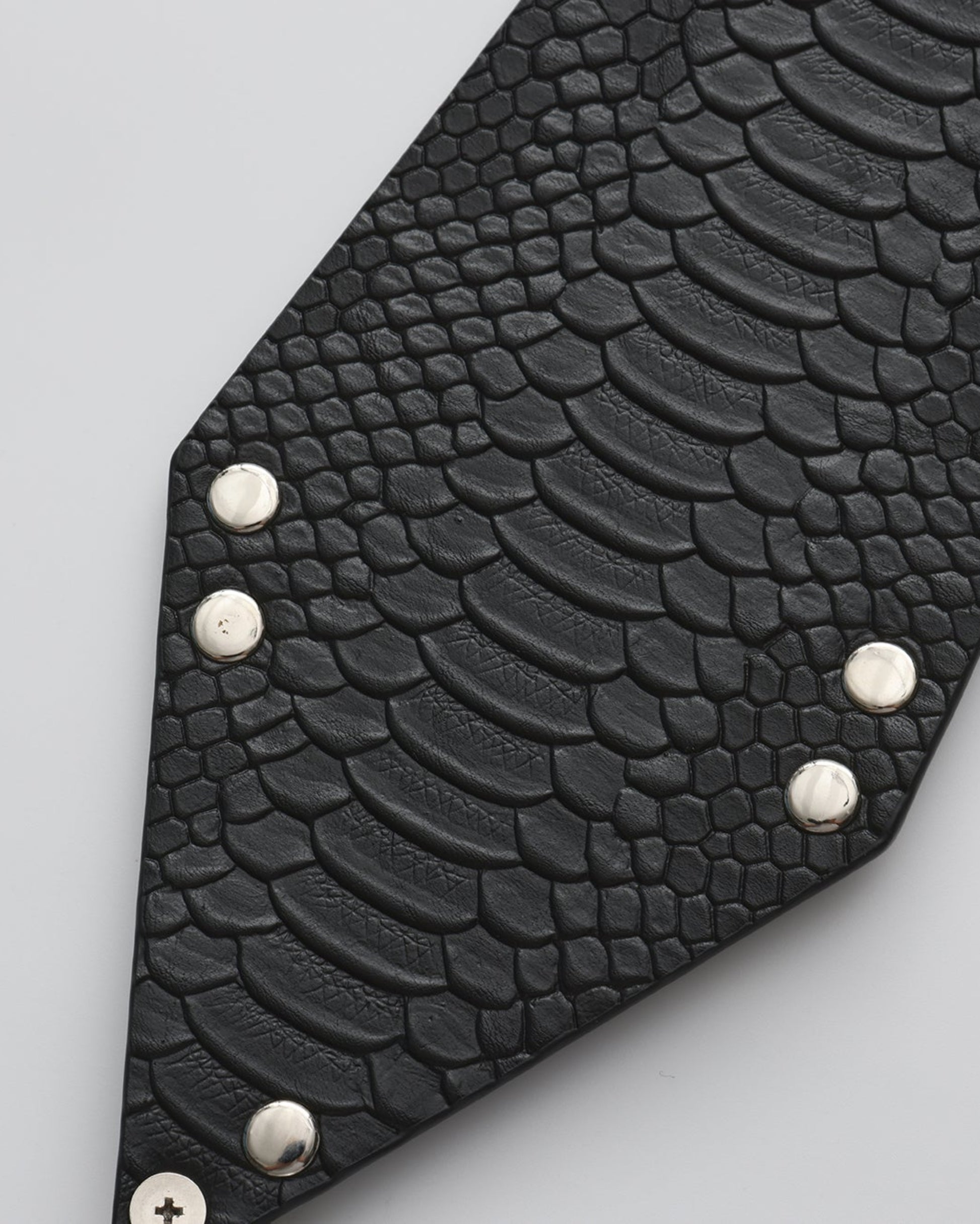 Dark Motif Tie Choker - product view 7