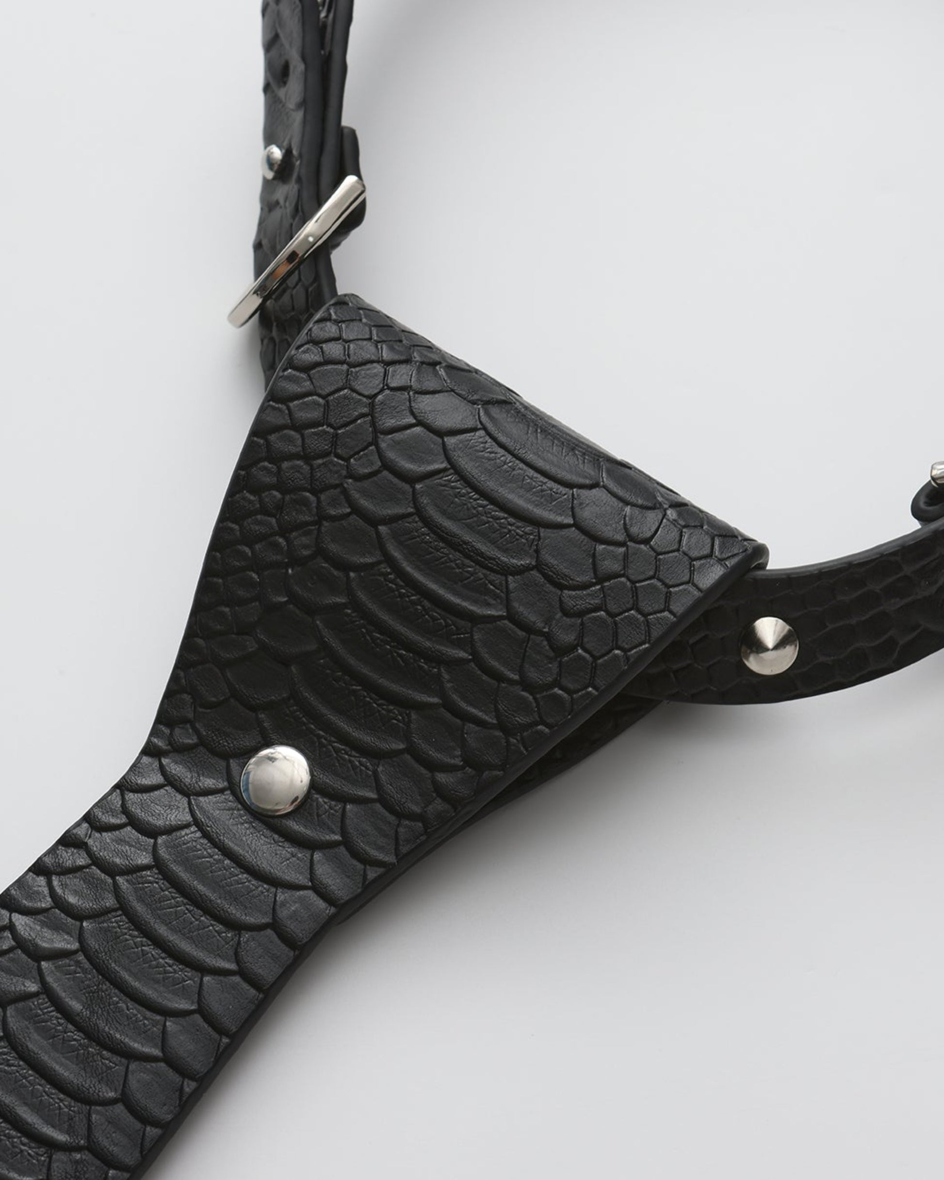 Dark Motif Tie Choker - product view 10