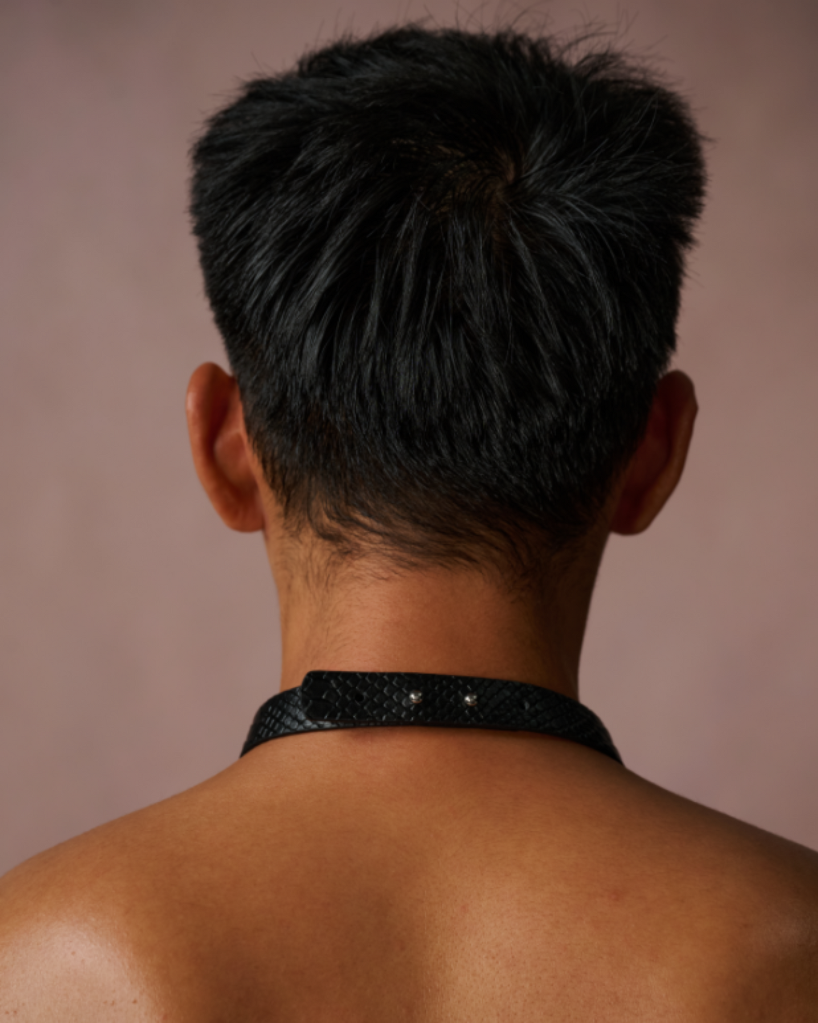 Dark Motif Tie Choker - product view 3